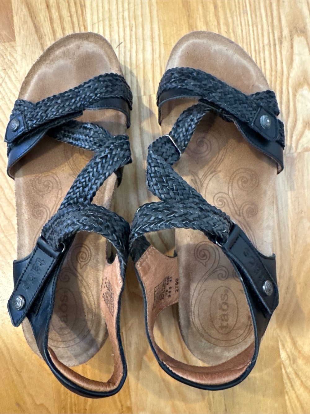 Taos Trulie Sandals, Black Size 9-9.5